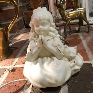 adorable vintage ceramic praying girl with cat lamp 5.5” tall